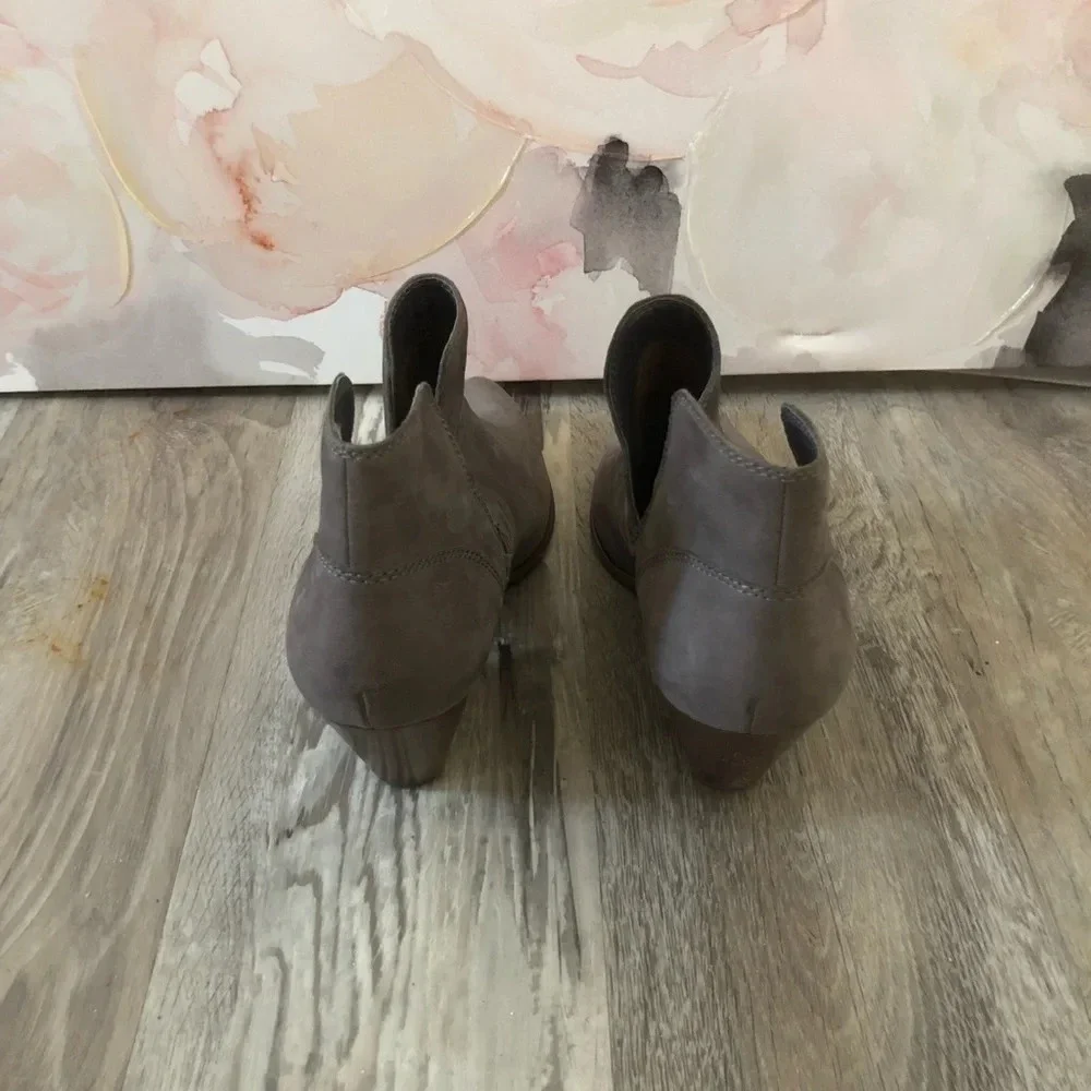 ! Frye WOMEN Reina Cut Out Bootie size 10
